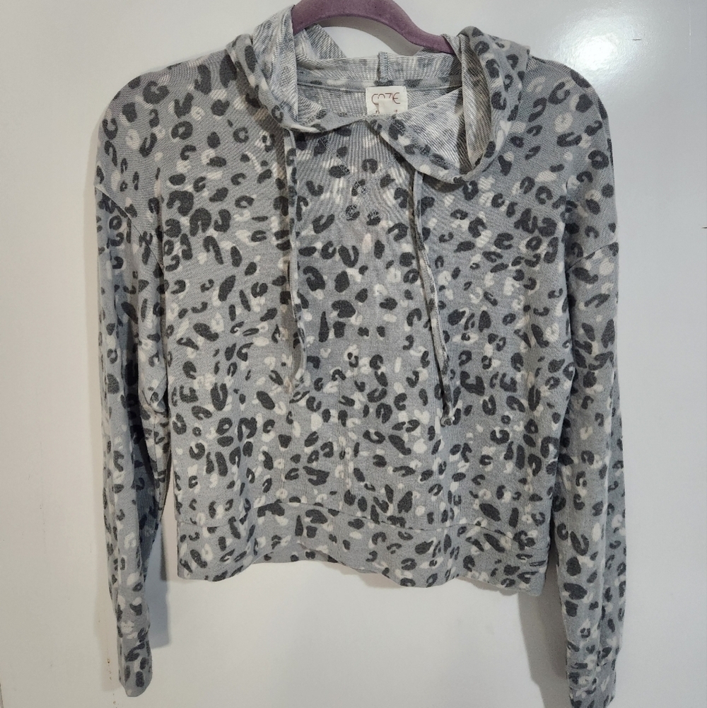 Gray Leopard Print Women's Top, Size Xs